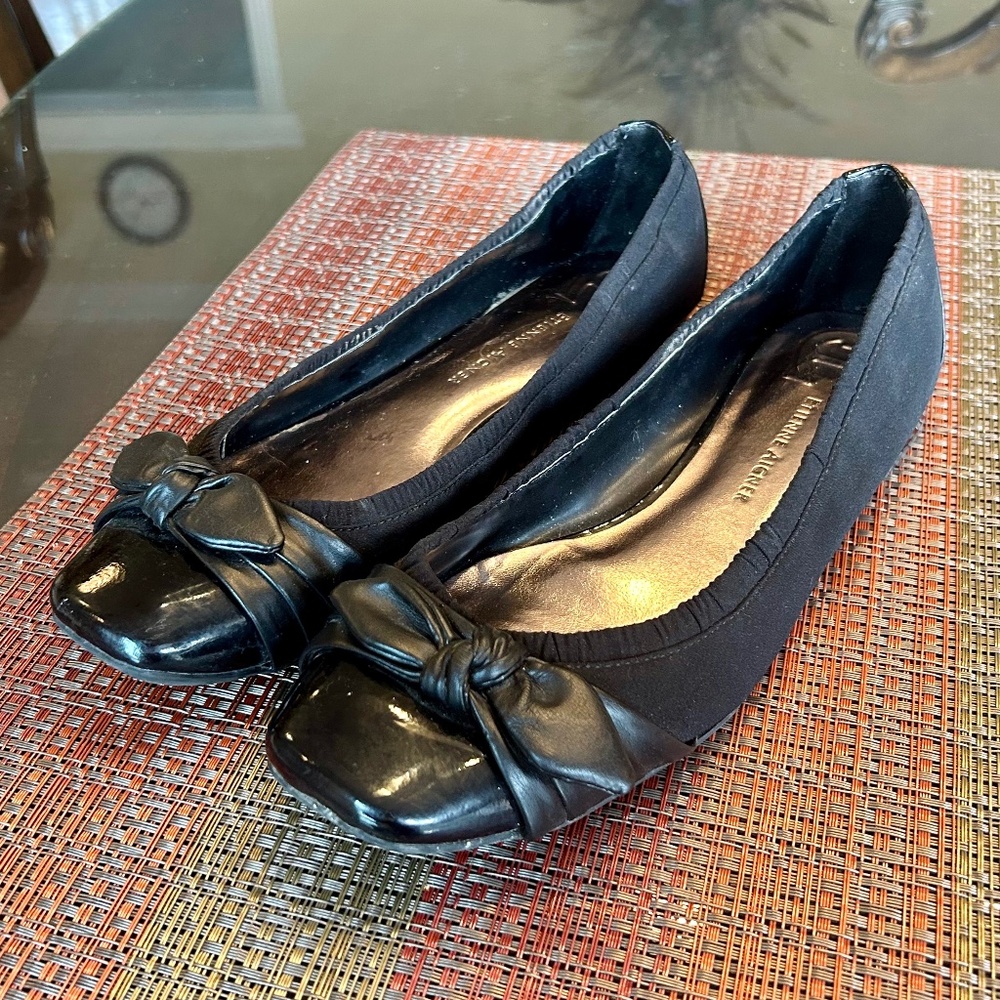Etienne Aigner Black Ballet Flats with a Patent Leather Leather Detail Size 10